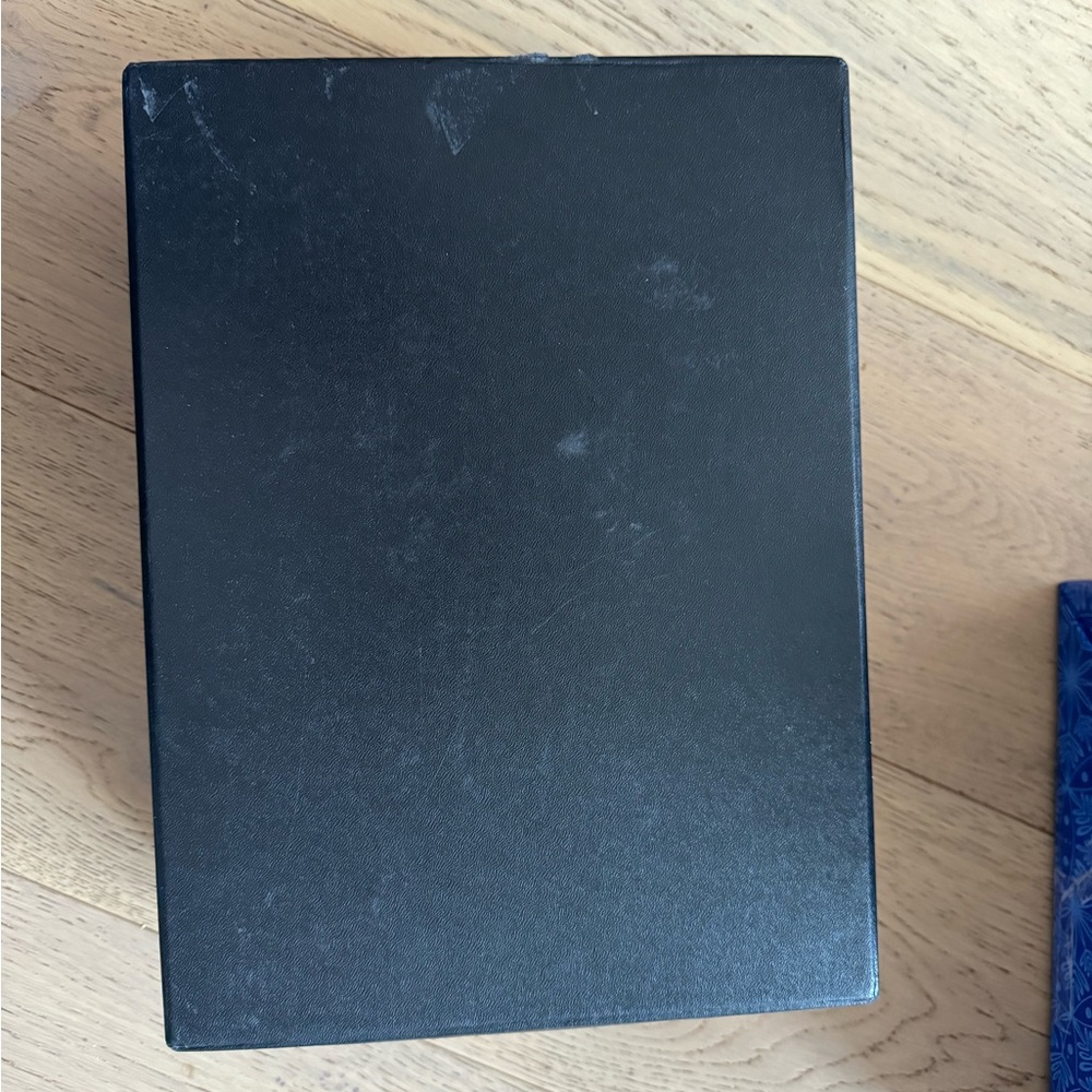 Chanel box - Picture 2 of 2